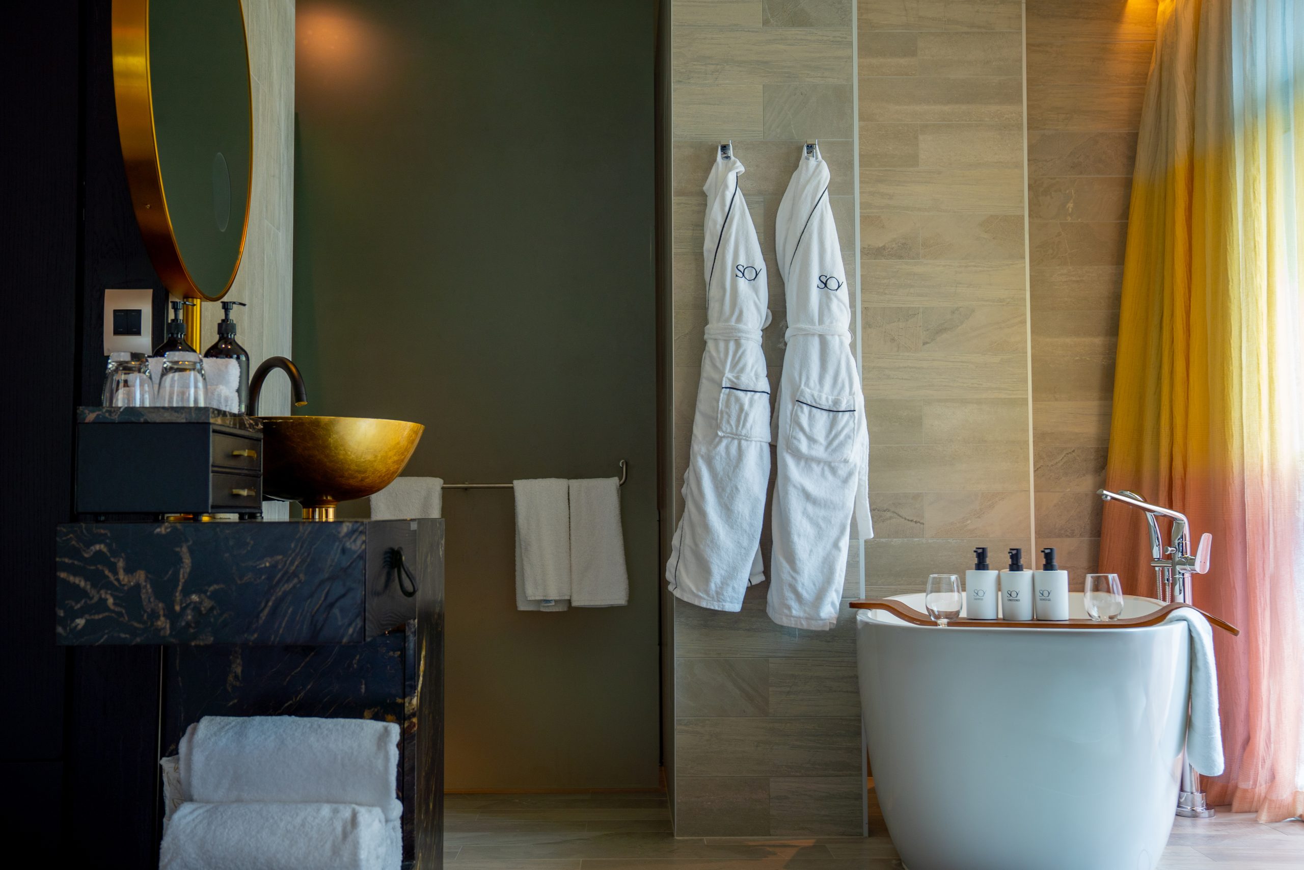 Bathroom SO Guest Rooms1